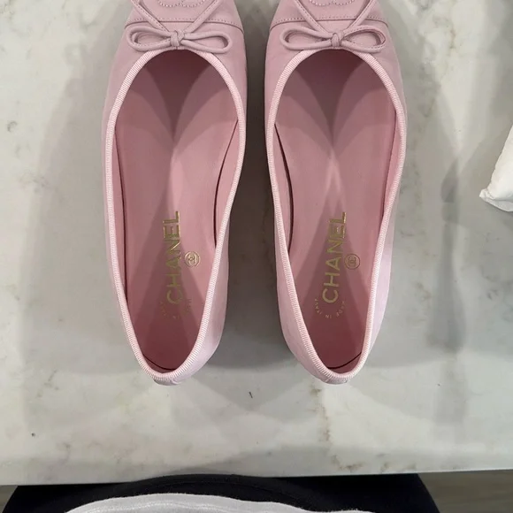 CHANEL Pink Flats with Bow Detail - Picture 2 of 8